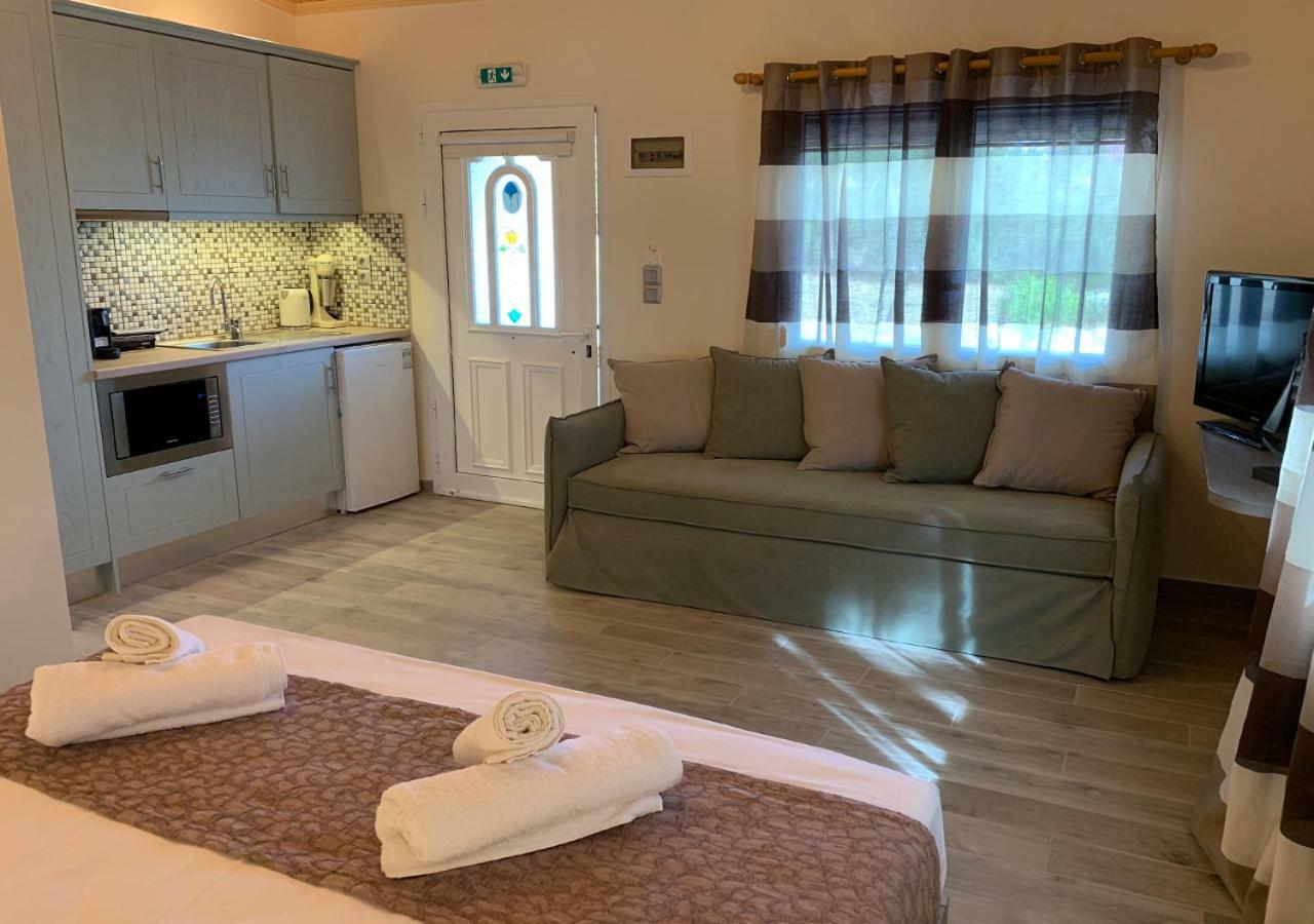 Iliovasilema Aparthotel Plati  Bagian luar foto